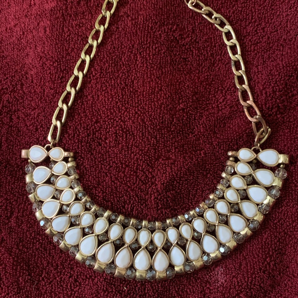 Bold statement ❤️❤️❤️final sale price ❤️❤️❤️